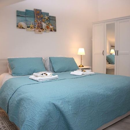 Sweet Suite With Free Private Parking Pola Esterno foto