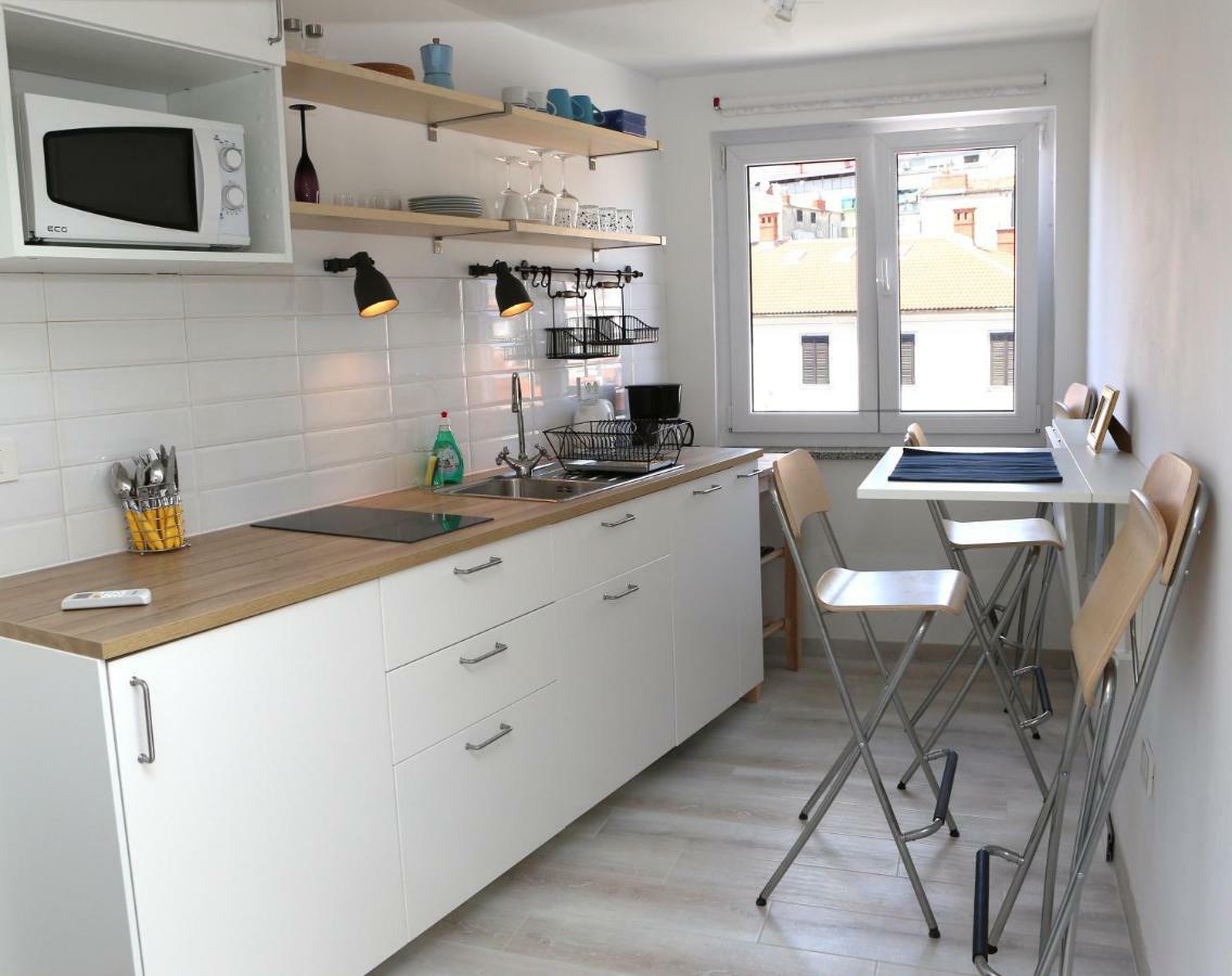 Sweet Suite With Free Private Parking Pola Esterno foto