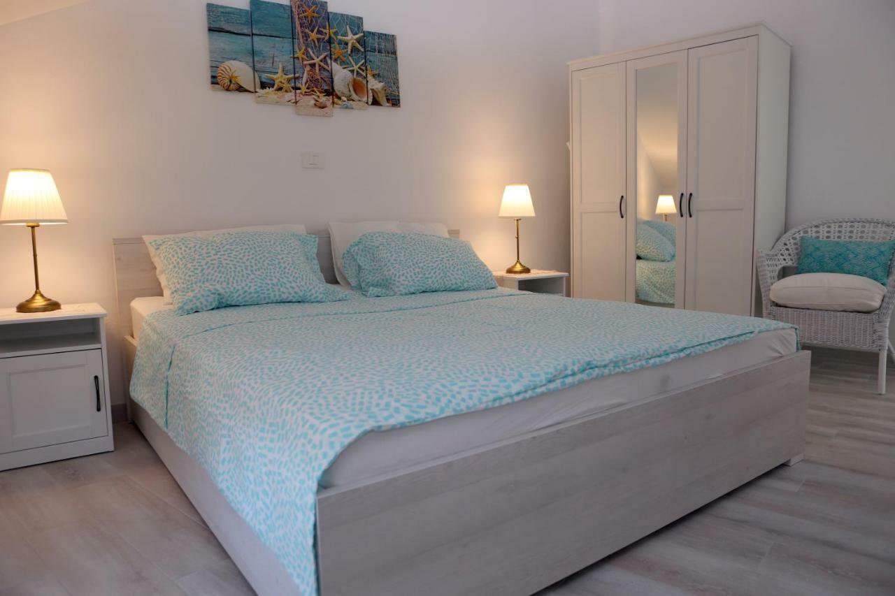 Sweet Suite With Free Private Parking Pola Esterno foto