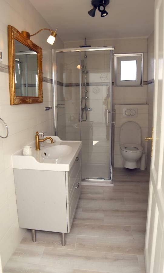 Sweet Suite With Free Private Parking Pola Esterno foto