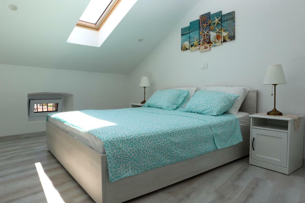 Sweet Suite With Free Private Parking Pola Esterno foto